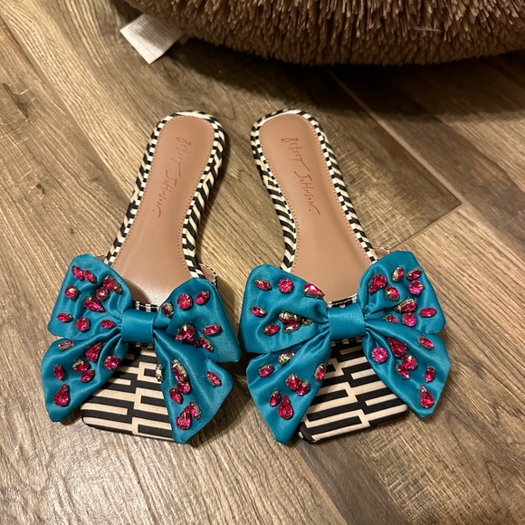 Patsy Johnson Daisy sandals ❤️🥰 - Picture 3 of 7